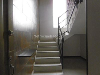 Apartamento de 3 alcobas en venta en Provivienda Oriental, Bogotá, 63 m² · foto 2 de 19