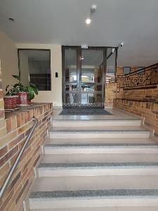 Apartamento de 3 alcobas en venta en Los Cedritos, Bogotá, 96 m² · foto 2 de 19