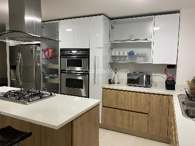 Casa de 5 alcobas en venta en Gratamira, Bogotá, 286 m² · foto 5 de 9