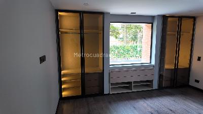 Apartamento de 2 alcobas en venta en Santa Barbara Central, Bogotá, 141 m² · foto 12 de 20