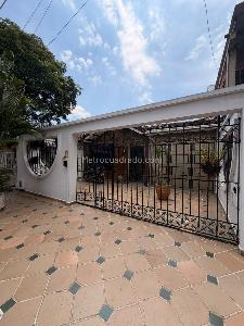 Apartamento de 3 alcobas en venta en Pampalinda, Bogotá, 176 m² · foto 1 de 17