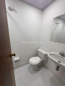 Apartamento de 1 alcoba en venta en Prado Veraniego Norte, Bogotá, 30 m² · foto 4 de 7