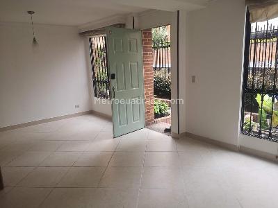 Casa de 3 alcobas en venta en La Colina Mazuren, Bogotá, 108 m² · foto 2 de 16