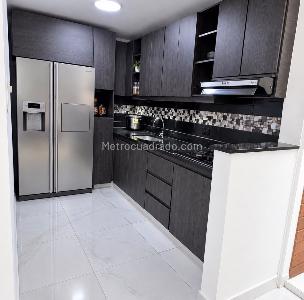 Casa de 3 alcobas en venta en Castilla, Medellín, 82 m² · foto 4 de 9