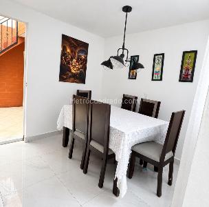 Casa de 3 alcobas en venta en Castilla, Medellín, 82 m² · foto 6 de 9