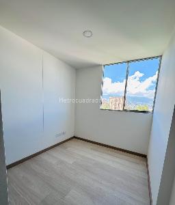 Apartamento de 3 alcobas en venta en Camino Verde, Envigado, 64 m² · foto 7 de 12