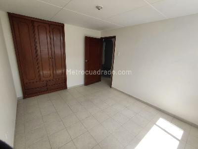 Apartamento de 3 alcobas en venta en Normandia Ii Sector, Bogotá, 72 m² · foto 10 de 10