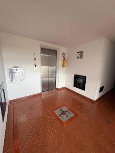 Apartamento de 3 alcobas en venta en Cedro Golf, Bogotá, 76 m² · foto 10 de 12