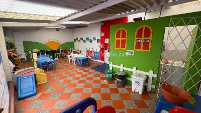 Casa de 5 alcobas en arriendo en Pontevedra, Bogotá, 345 m² · foto 7 de 16