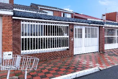 Casa de 3 alcobas en venta en Modelia, Bogotá, 230 m² · foto 1 de 20