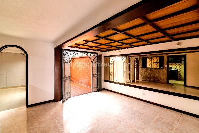 Casa de 3 alcobas en venta en Modelia, Bogotá, 230 m² · foto 8 de 20