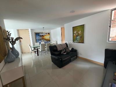 Apartamento de 2 alcobas en venta en Camino Verde Montepietra, Envigado, 79 m² · foto 3 de 15