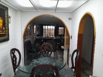 Casa de 5 alcobas en arriendo en La Cofradia Fontibon, Bogotá, 230 m² · foto 3 de 11