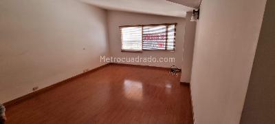 Casa de 5 alcobas en arriendo en Estoril, Bogotá, 500 m² · foto 3 de 20