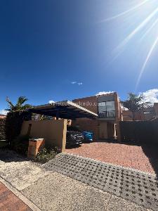 House for rent in Hacienda fontanar, Chía